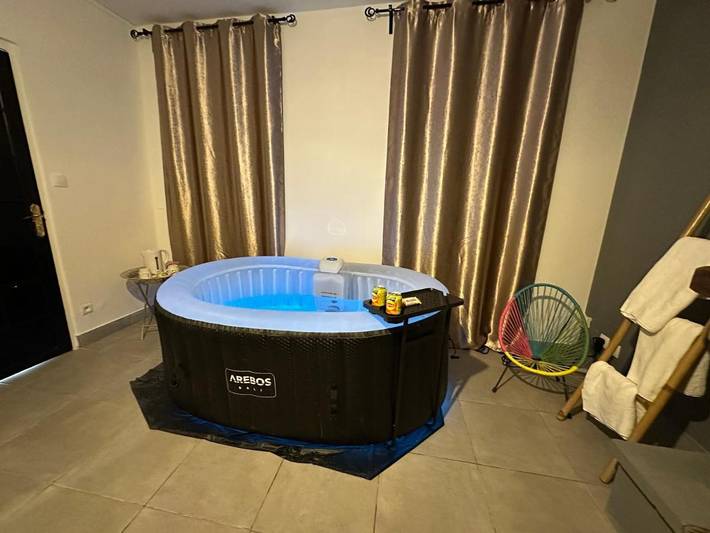 Gîte pour 2 personnes, avec jardin et jacuzzi dans Persan - 4