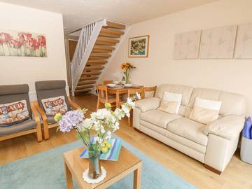 Log Cabin for 4 People in Poole, Poole Harbour, Photo 3