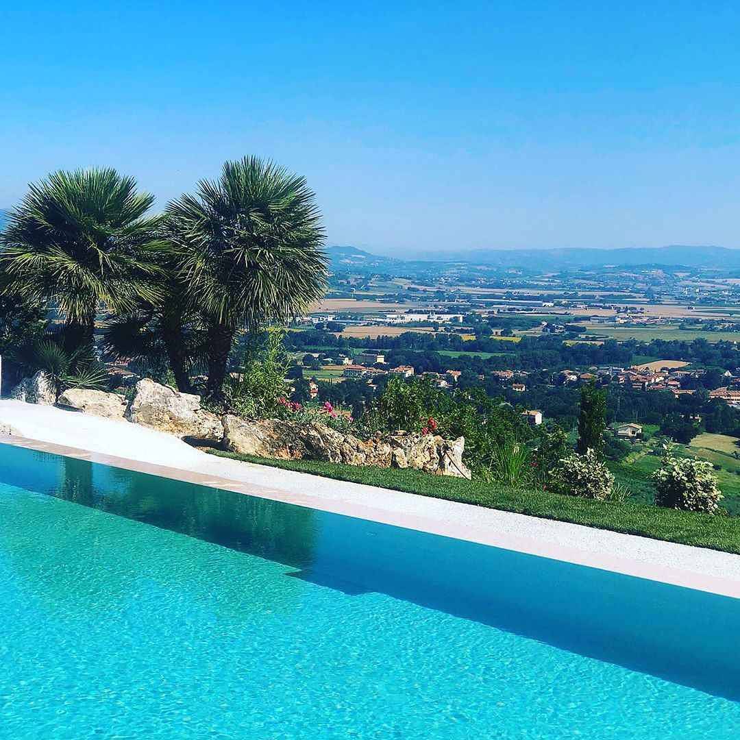 Appartamento intero, Appartamento con piscina all'aperto e Wifi  in Bettona, Perugia e dintorni