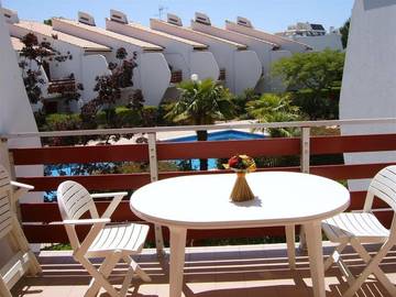 Gîte pour 4 personnes, avec piscine ainsi que jardin et vue dans Golf de la Grande Motte