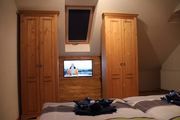 Ferienwohnung für 2 Personen, mit Garten und Whirlpool sowie Balkon in Sehmatal - 3