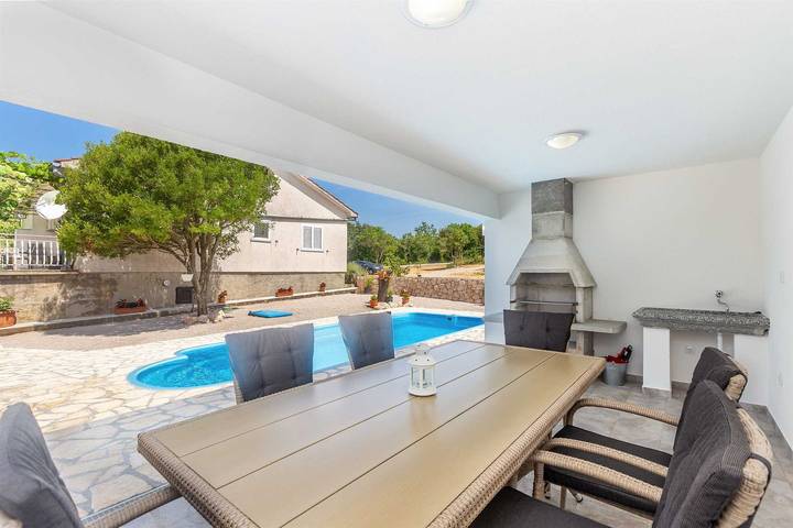Ganze Wohnung, Apartment Marica mit Pool in Pinezici, Krk