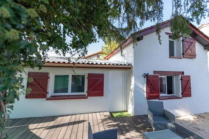 Gîte pour 4 personnes, avec jardin et terrasse, animaux acceptés dans La Grand-Croix