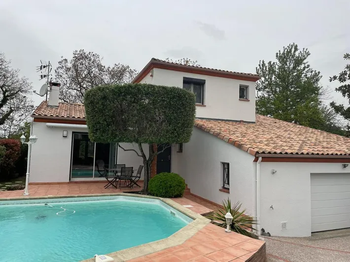 Alojamiento y desayuno para 2 personas, con jardín además de vistas y piscina - 1