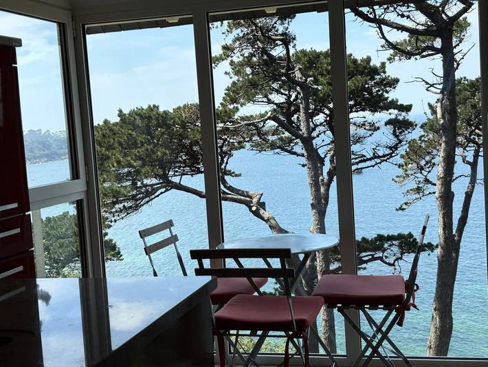 Villa pour 8 personnes, avec Balcon et Terrasse ainsi que Jardin et Vue à Perros-Guirec
