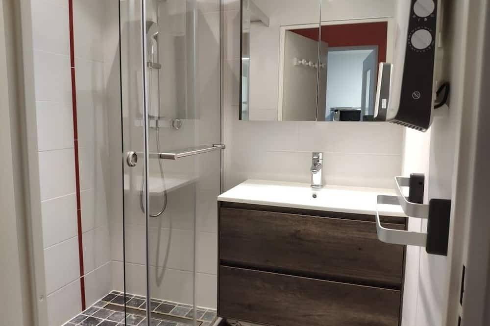 Appartement entier, Appartement T2 à 400 m de la grande plage, orienté sud. in Saint-Cast-le-Guildo, Région de Dinan