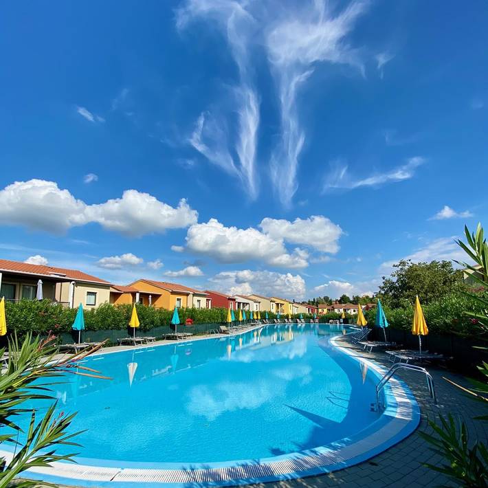 Ferienpark für 6 Personen, mit Terrasse und Kinderpool sowie Pool am Gardasee