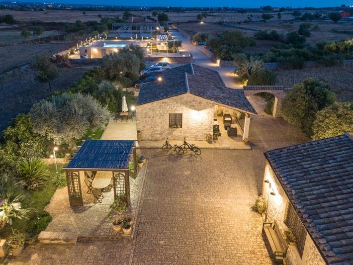 Chambre d’hôte pour 6 personnes, avec jardin ainsi que vue et piscine à Ragusa - 2