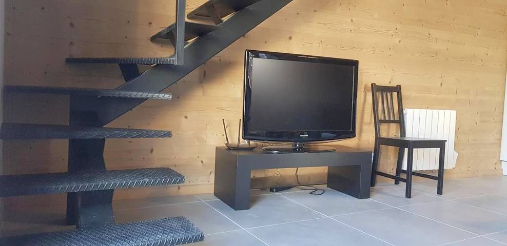 Gîte pour 6 personnes, avec vue à La Llagonne - 4