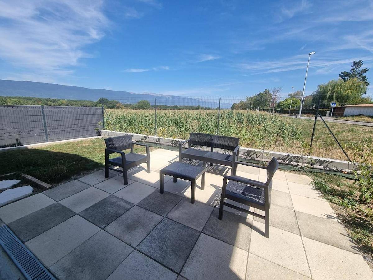 Appartement entier, Dépendance cosy en duplex avec terrasse & jardin in Valleiry, Région de Saint-Julien-en-Genevois