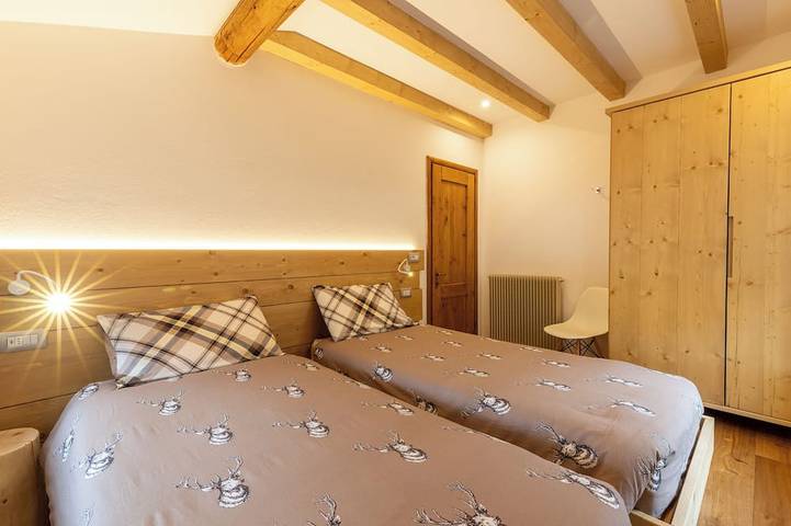 Ganze Wohnung, Baita La Cascata three-room apartment near Bormio with sauna and garden, waterfall view in Isolaccia, Valdidentro
