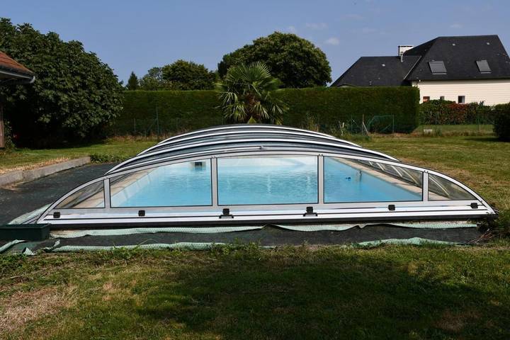 Gîte pour 2 personnes, avec piscine ainsi que vue et terrasse à Ger (Pyrénées-Atlantiques)