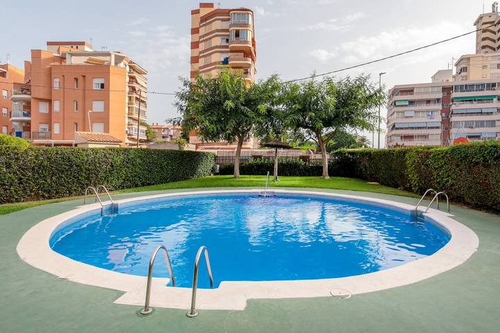 Apartamento entero, Apartamento 'Torre Mar Muchavista' con vistas al mar, piscina compartida y Wi-Fi in Platja de l'Horta-Mutxavista (San Juan Playa), San Juan Playa (Alicante)