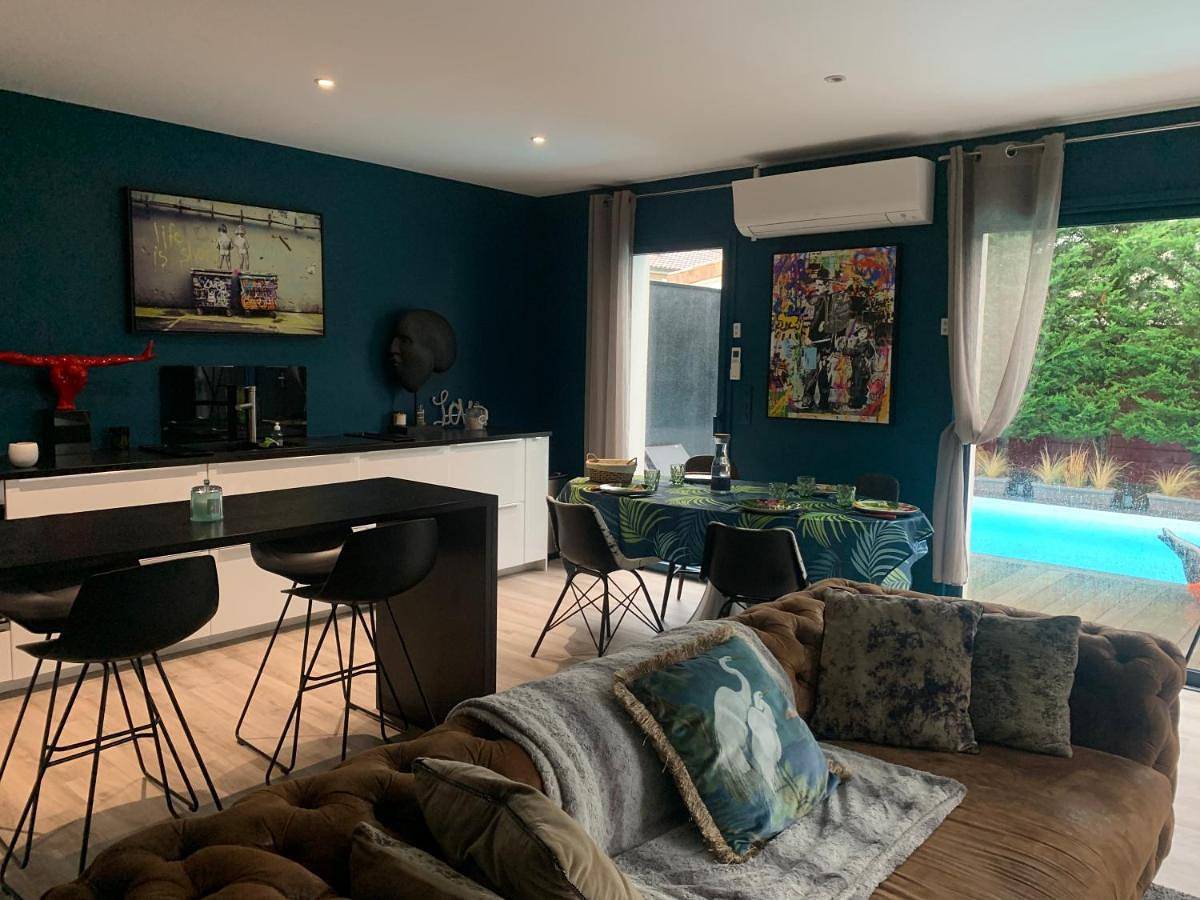 Two-Bedroom Villa in Caudéran (Bordeaux), Bordeaux
