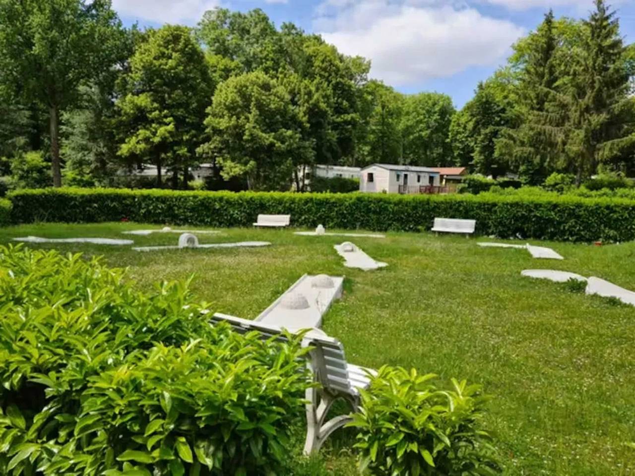 Komfortables Bungalow in Saint-Chéron mit Pool in Saint-Chéron, Essonne