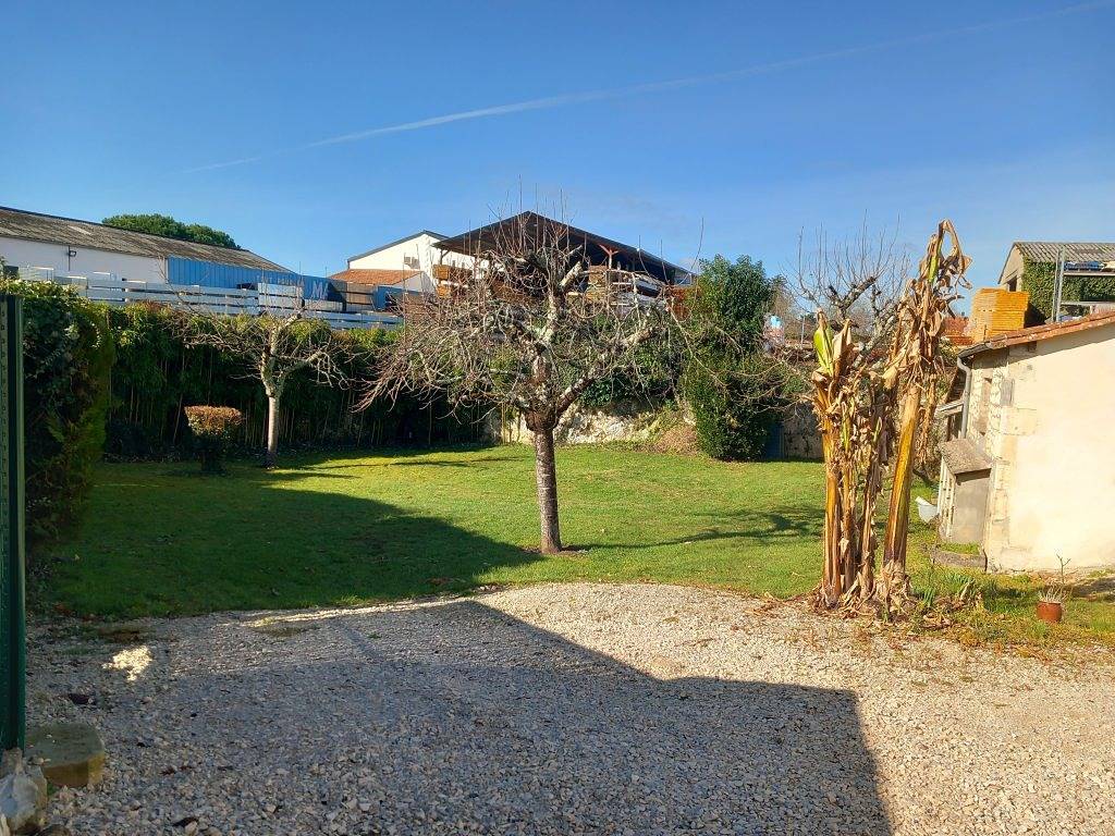 Maison pour curistes ou vacanciers, centre-ville in Jonzac, Région de Jonzac