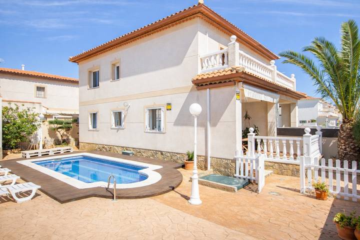 Villa pour 7 personnes, avec Balcon ainsi que Terrasse et Jardin à Miami Platja