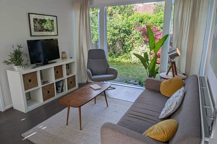 Vacation house for 4 people, with yard in Cambridge