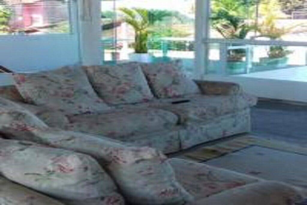 Komfortables Strandhaus mit Blick auf das Meer. in Caraguatatuba, Região Metropolitana do Vale do Paraíba e Litoral Norte