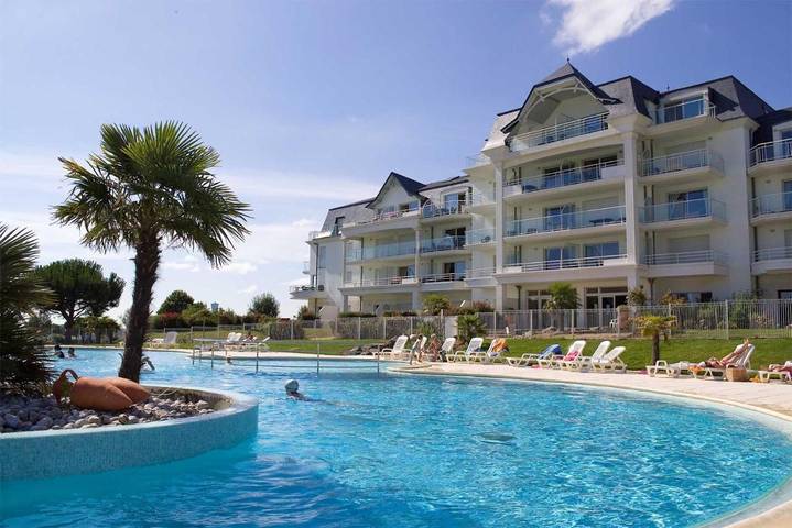 Appart’hôtel pour 6 personnes, avec piscine et balcon