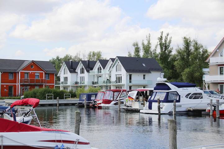 Ferienhaus für 12 Personen, mit Terrasse und Garten am Plauer See - 2