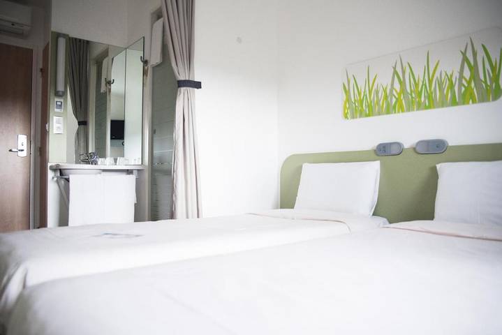 Hôtel pour 3 personnes, avec jardin et vue à Nonant - 4