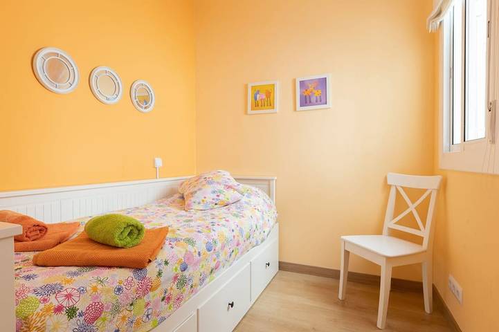 Appartement entier, Casa Flors - 2 bedroom apartment with free wifi in Barcelona Centre, Barcelone