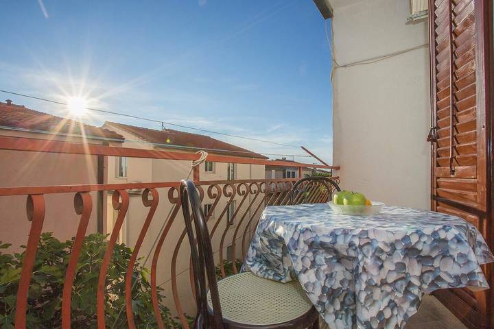 Ferienwohnung für 2 Personen, mit Balkon/Terrasse in Makarska