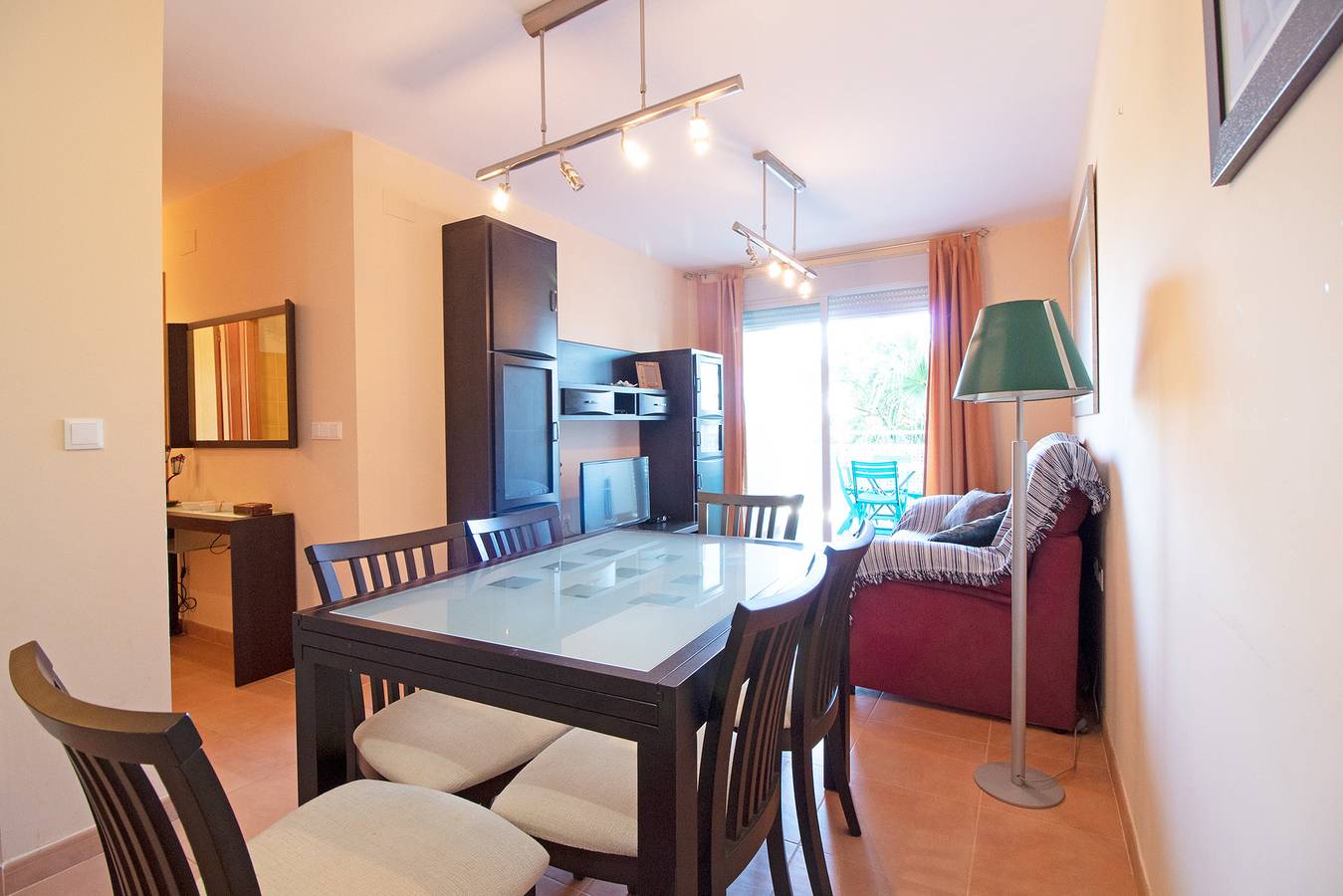 Ganze Wohnung, Global Properties: Apartment wiapartment with pool on Corinto beachth pool on Corinto beach in Playa de Almardá, Sagunto