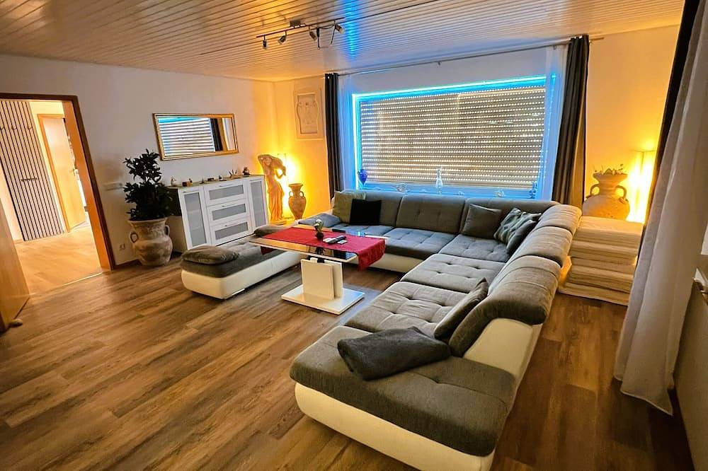 Ganze Wohnung, Panorama-Wohnung-im-Grünem in Allensbach, Untersee