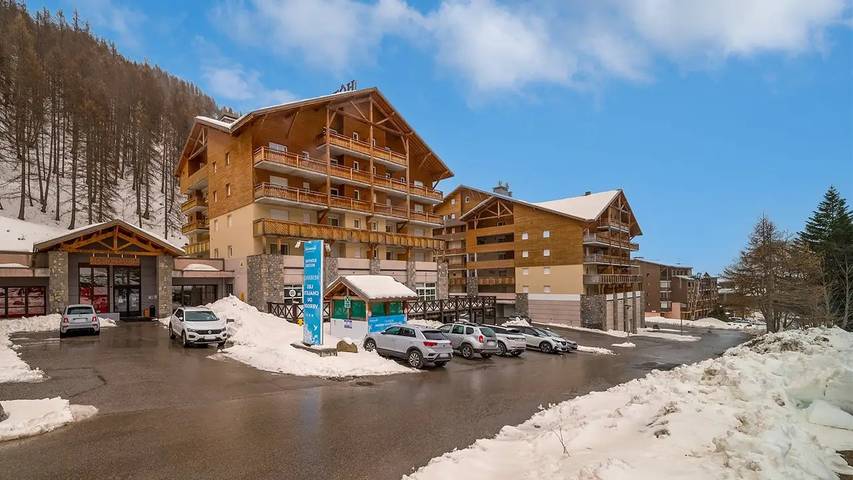 Gîte pour 6 personnes, avec piscine et balcon dans La Foux d'Allos