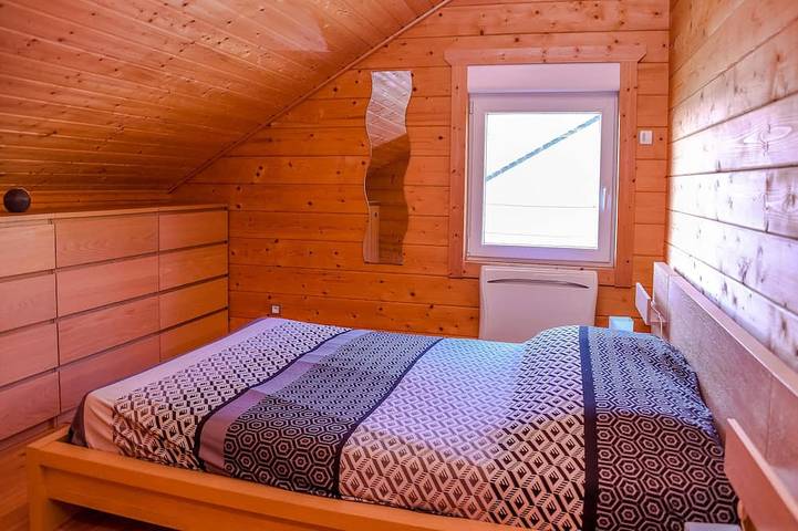 Insolite Maison Bois Wifi Netflix Coeur de L'argonne et Batailles de Verdun in Chaudefontaine, Marne