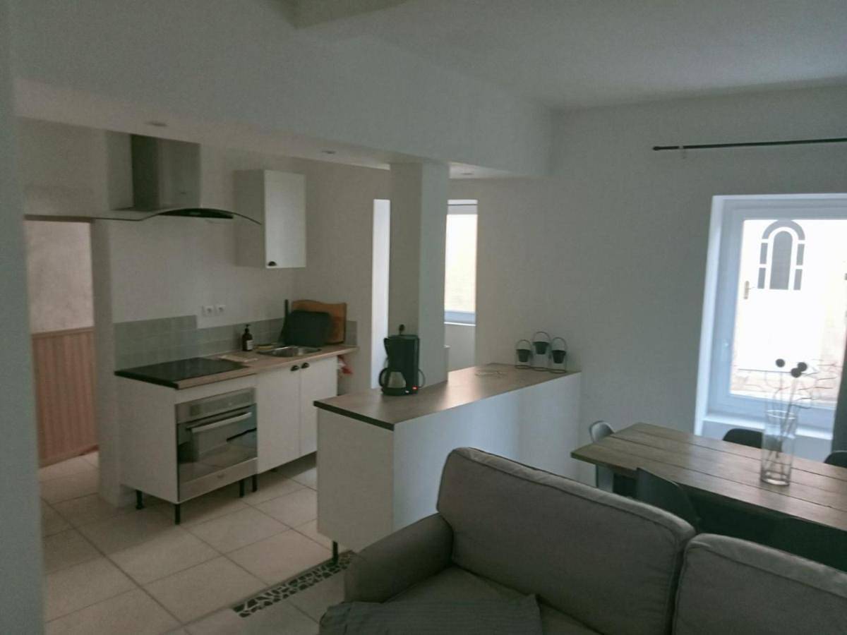 Three-Bedroom House in Pieusse, Région de Limoux