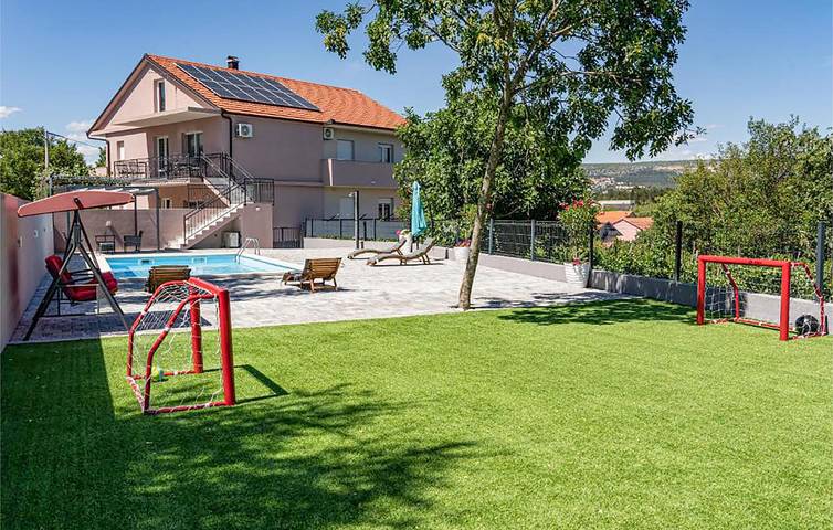 Ganze Ferienwohnung, Reizende 2-Zimmer-Wohnung mit Pool, Terrasse und 2 km Entfernung zum Fluss Matica in Imotski, Makarska Riviera