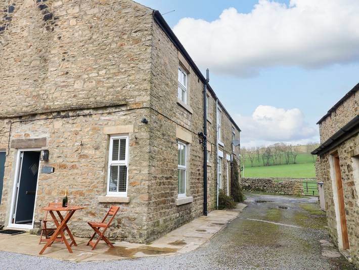 Glamping for 2 people, with garden in County Durham