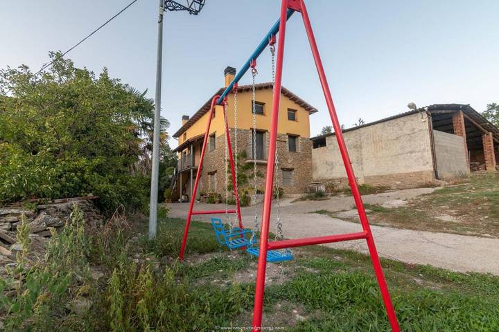 Casa rural para 8 personas, con jardín y vistas, Se admiten mascotas en La Ribagorza - 2