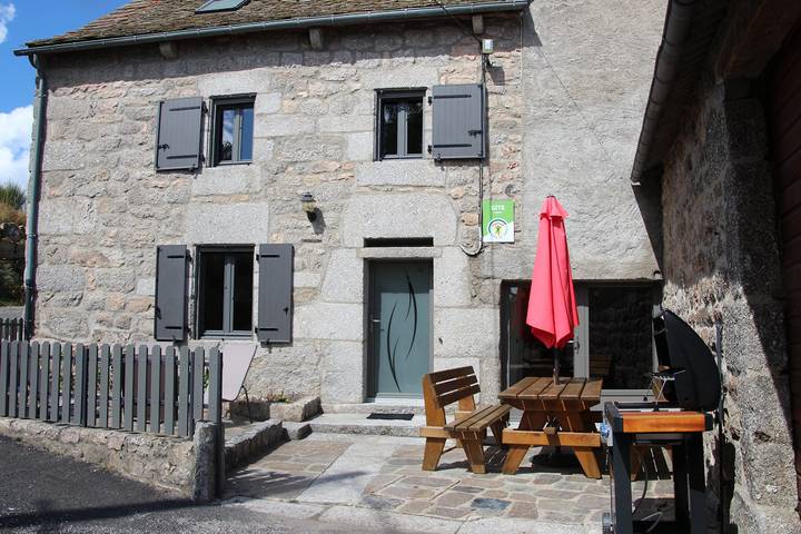 Gîte pour 6 personnes, avec terrasse dans L'Aubrac - 2