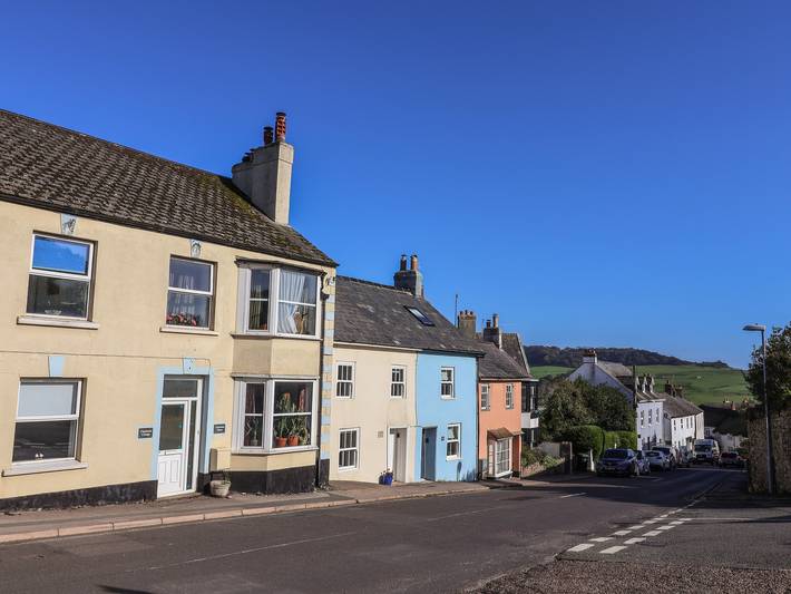 Cottage for 4 people, with garden in Charmouth