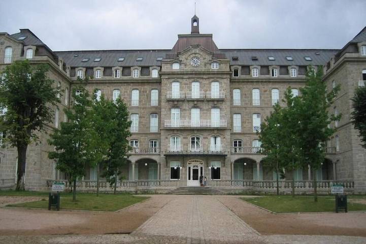 Apartamento para 4 personas, con piscina y jardín en Mondariz-Balneario