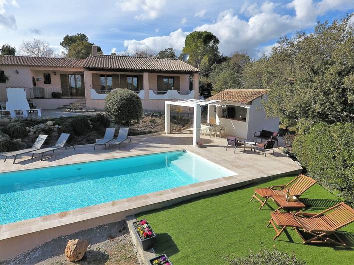 Gîte pour 4 personnes, avec piscine à Le Thoronet