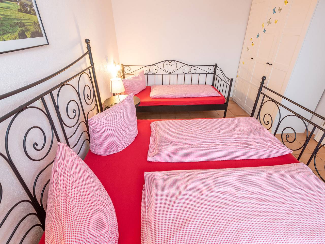 Ganze Wohnung, Ferienwohnung 'Gänseblümchen' mit Bergblick, Gemeinschaftsterrasse und Wi-Fi in Attendorn, Biggesee