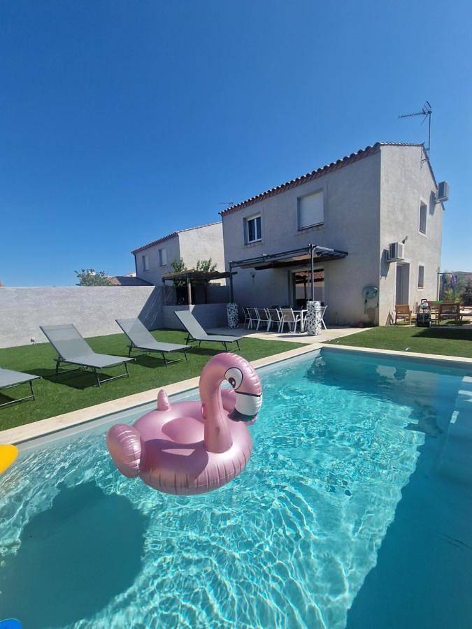 Chalet para 8 personas, con jardín y piscina - 1