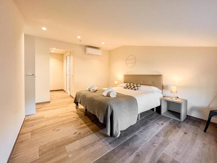 Gîte pour 8 personnes, avec terrasse à Besalú - 2