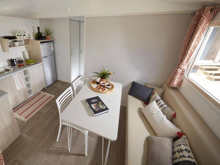 Camping Les Lauriers Roses - Mobilhome 4 personnes - Esterel - Vip Confort Evo - 29m²- Vue Mer et Jacuzzi in Roquebrune-sur-Argens, Côte méditerranéenne (France)