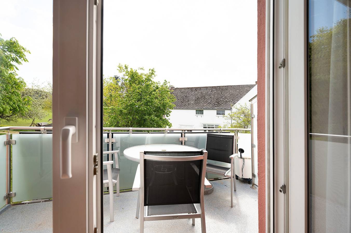 Appartement entier, Appartement "Gästehaus Mühlenhof - Müller-Thurgau" avec jardin privé, balcon et Wi-Fi in Maring-Noviand, Région de Bernkastel-Kues