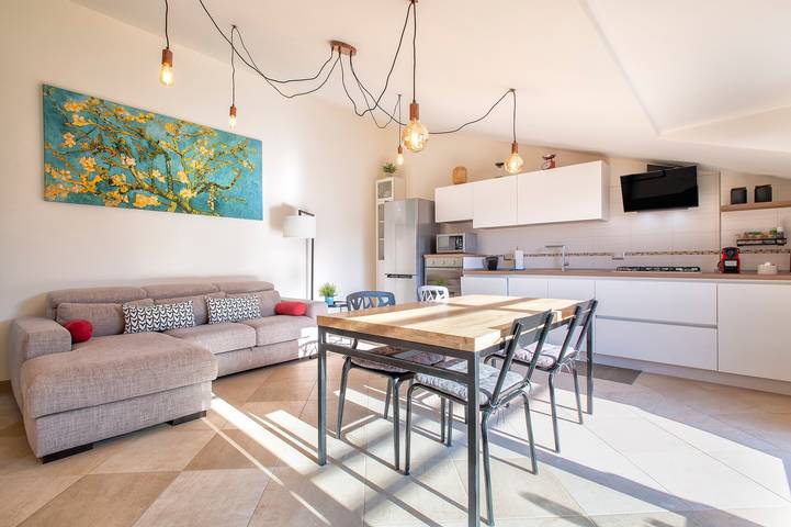 Appartamento intero, "Non dire Gatto - Elegant Rooftop" in Carrabuffas, Alghero