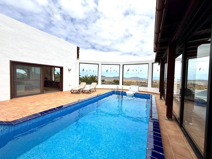 Holiday home for 4 people, with view and pool as well as garden - 1