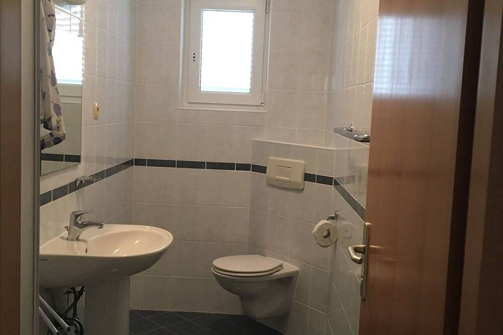 Appartamento intero, Moderno appartamento vicino alla spiaggia con vista sul mare in Njivice, Krk (Croazia)