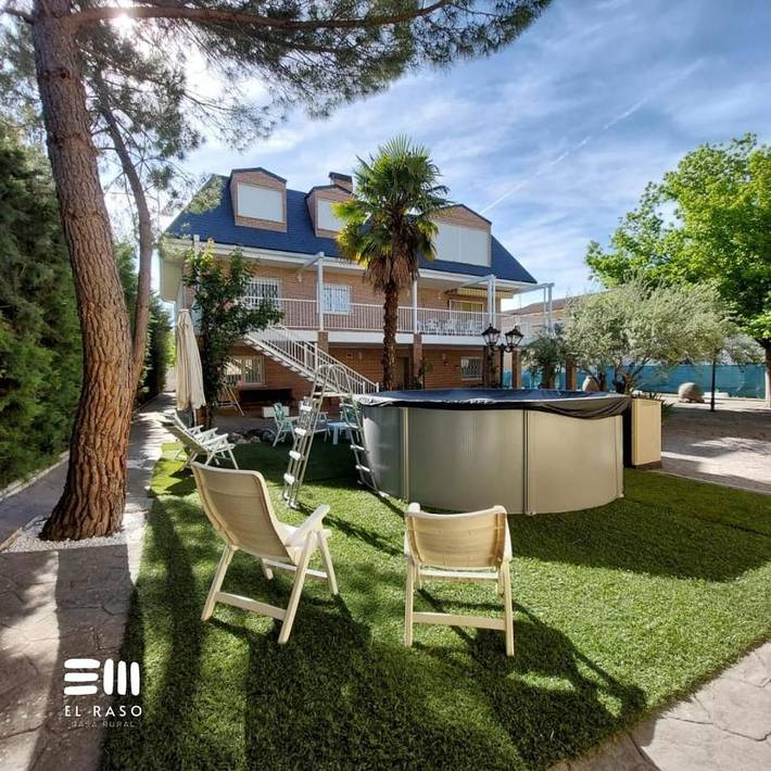 Casa rural para 8 personas, con jardín además de piscina y vistas en Almoguera