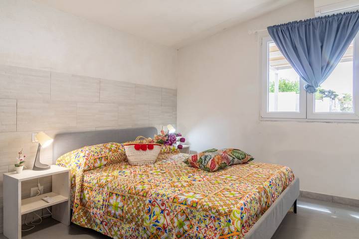 Apartamento entero, Apartamento 'Raggio Di Sole In Oasi Del Mare' con vistas al mar, Wi-Fi y aire acondicionado in Granelli, Pachino
